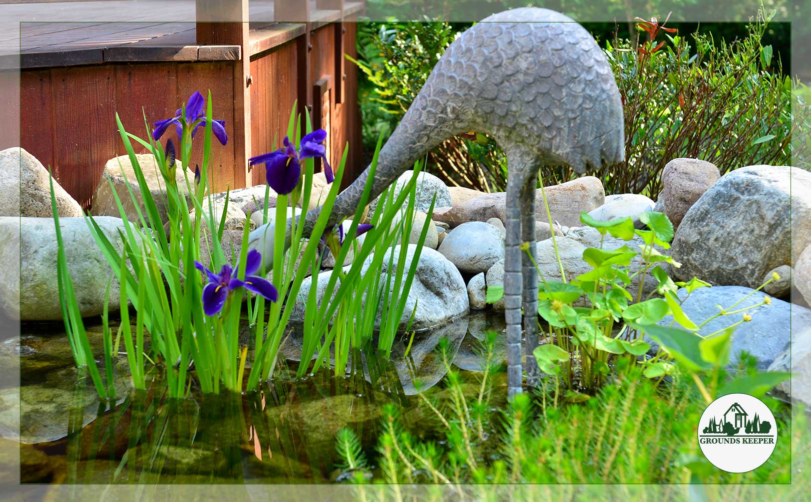 heron statue pond decor 