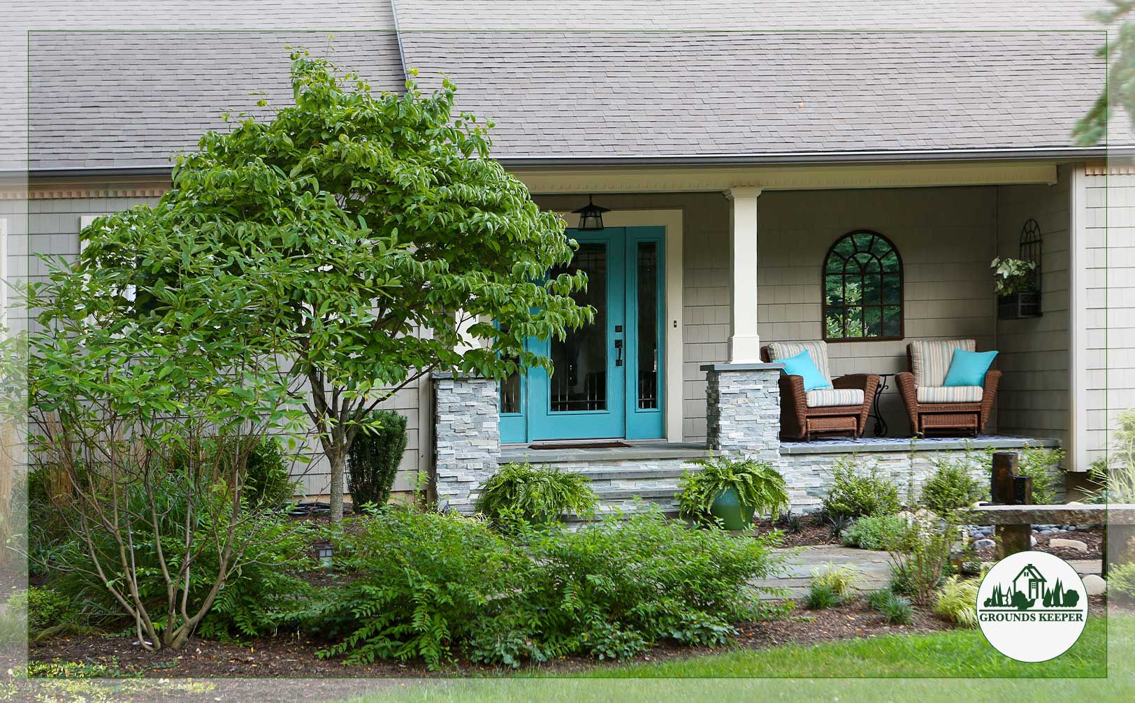 blue door and pillows accets