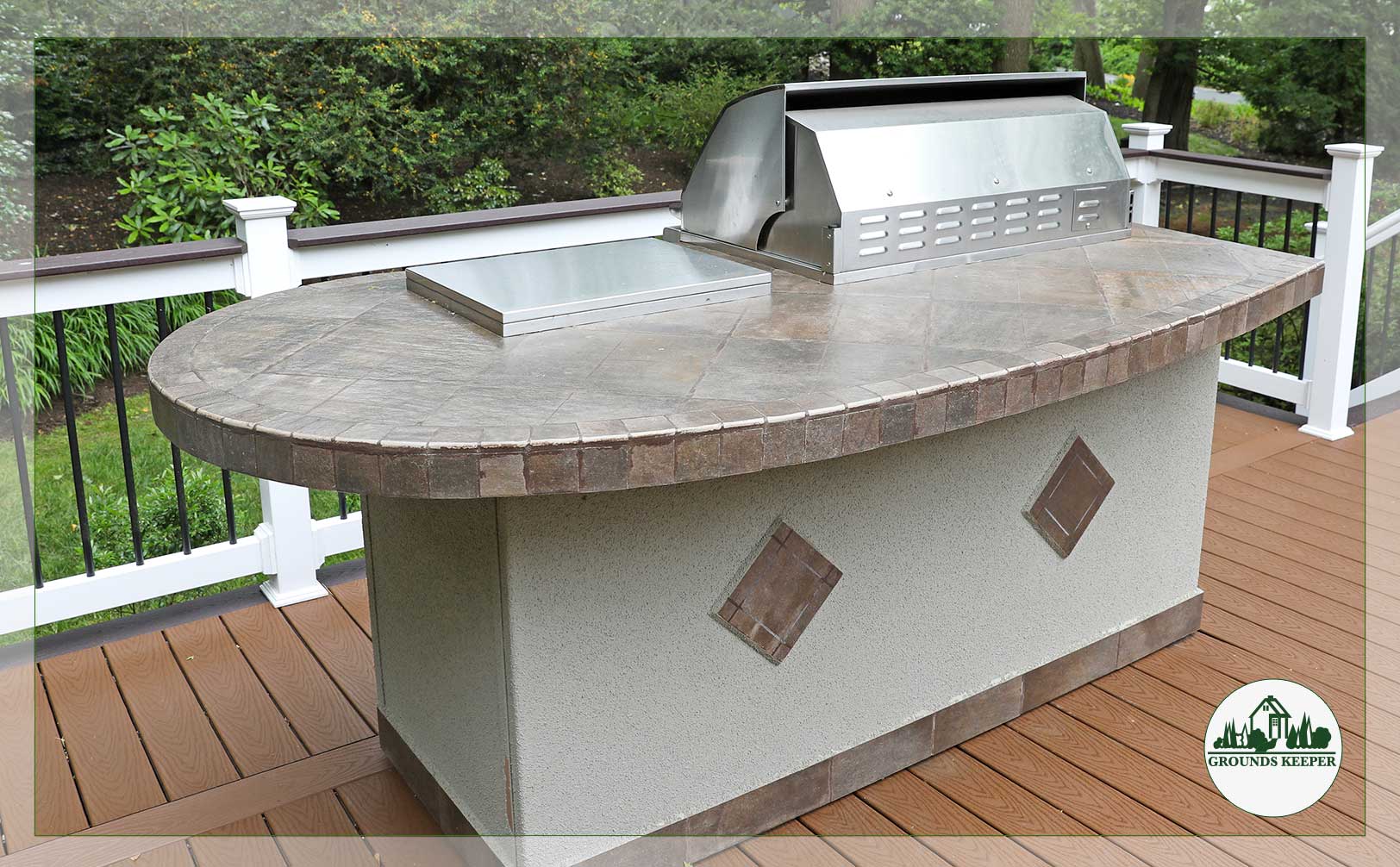 kitchen grill with stone counter and diamond design 